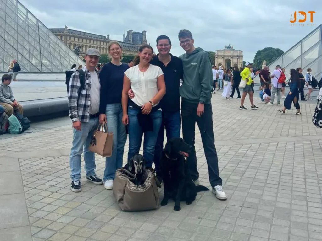 Private-Tour-with-Your-Dog-4