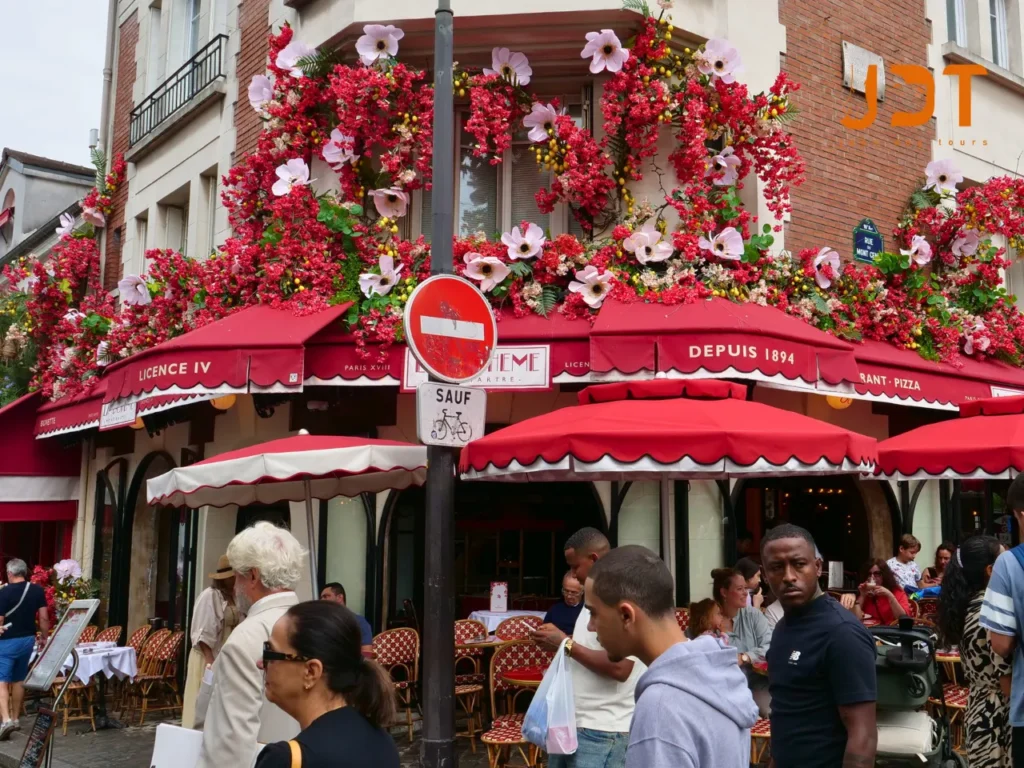 cafe in Montmartre