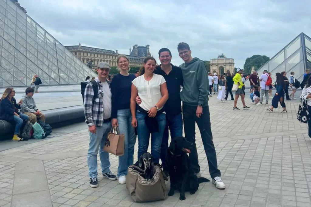 Private family tour in Paris